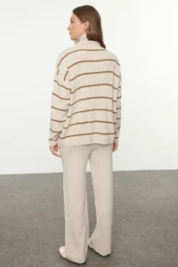 TRENDYOLMİLLA Beige Wide Pattern Zippered Knitwear Top and Bottom Set - Image 5