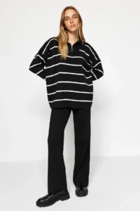 TRENDYOLMİLLA Black Wide Pattern Zippered Knitwear Top and Bottom Set