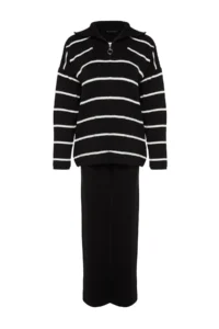 TRENDYOLMİLLA Black Wide Pattern Zippered Knitwear Top and Bottom Set - Image 5