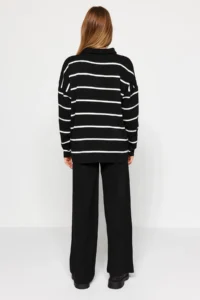 TRENDYOLMİLLA Black Wide Pattern Zippered Knitwear Top and Bottom Set - Image 6