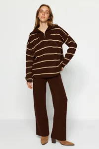 TRENDYOLMİLLA Brown Wide Pattern Zippered Knitwear Top and Bottom Set - Image 2
