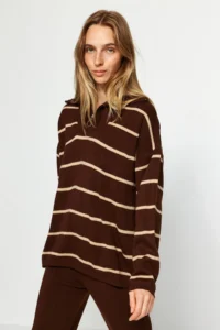 TRENDYOLMİLLA Brown Wide Pattern Zippered Knitwear Top and Bottom Set - Image 3
