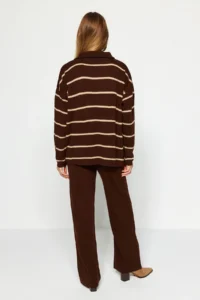 TRENDYOLMİLLA Brown Wide Pattern Zippered Knitwear Top and Bottom Set - Image 5