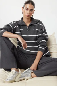 TRENDYOLMİLLA Anthracite Wide Pattern Zippered Knitwear Top and Bottom Set