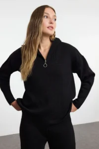 TRENDYOLMİLLA Black Wide Pattern Zippered Knitwear Top and Bottom Set - Image 2