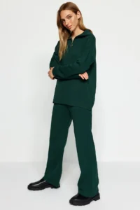 TRENDYOLMİLLA Emerald Green Wide Pattern Zippered Knitwear Top and Bottom Set - Image 3