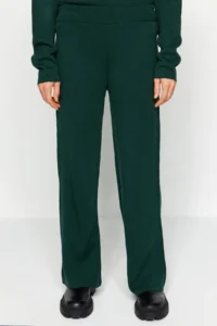 TRENDYOLMİLLA Emerald Green Wide Pattern Zippered Knitwear Top and Bottom Set - Image 4