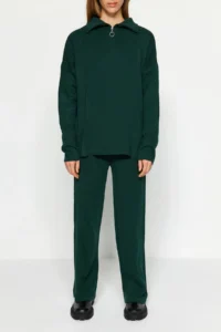 TRENDYOLMİLLA Emerald Green Wide Pattern Zippered Knitwear Top and Bottom Set - Image 5