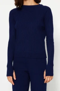 TRENDYOLMİLLA Navy Blue Basic Finger Detailed Knitwear Top and Bottom Set - Image 5