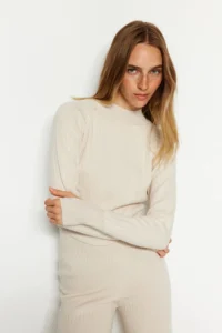 TRENDYOLMİLLA Stone Crop Finger Detailed Knitwear Top and Bottom Set - Image 3