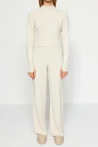 TRENDYOLMİLLA Stone Crop Finger Detailed Knitwear Top and Bottom Set - Image 4
