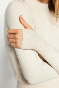TRENDYOLMİLLA Stone Crop Finger Detailed Knitwear Top and Bottom Set - Image 5