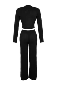 TRENDYOLMİLLA Black Crop Finger Detailed Knitwear Top and Bottom Set - Image 8
