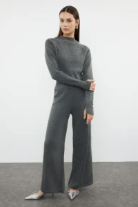 TRENDYOLMİLLA Anthracite Crop Finger Detailed Knitwear Top and Bottom Set - Image 2