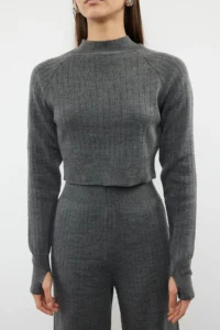 TRENDYOLMİLLA Anthracite Crop Finger Detailed Knitwear Top and Bottom Set - Image 3