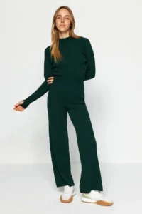 TRENDYOLMİLLA Emerald Green Crop Finger Detailed Knitwear Top and Bottom Set