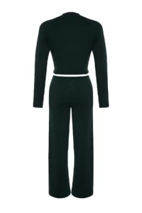 TRENDYOLMİLLA Emerald Green Crop Finger Detailed Knitwear Top and Bottom Set - Image 8