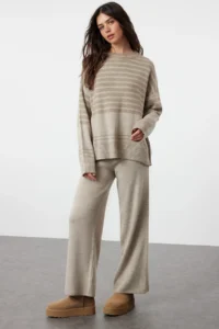 TRENDYOLMİLLA Stone Wide Pattern Color Blocked Knitwear Top and Bottom Set - Image 2