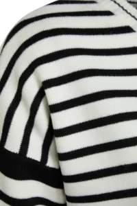TRENDYOLMİLLA Black Wide Pattern Color Blocked Knitwear Top and Bottom Set - Image 7
