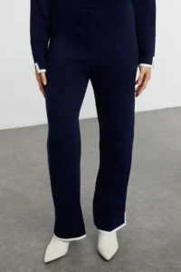 TRENDYOLMİLLA Navy Blue Wide Pattern Contrast Colorful Knitwear Top and Bottom Set - Image 4
