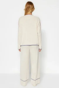 TRENDYOLMİLLA Beige Wide Pattern Hairy Yarn Knitwear Top and Bottom Set - Image 5