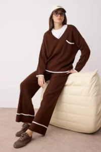 TRENDYOLMİLLA Brown Wide Pattern Hairy Yarn Knitwear Top and Bottom Set - Image 2