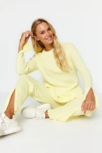 TRENDYOLMİLLA Yellow slit Knitwear Top and Bottom Set - Image 2