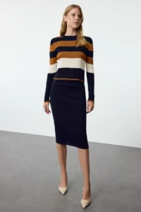 TRENDYOLMİLLA Navy Blue Color Bloklu Etekli Knitwear Top and Bottom Set - Image 2