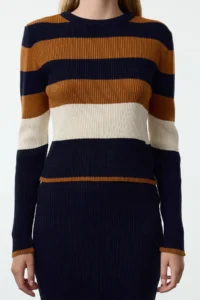 TRENDYOLMİLLA Navy Blue Color Bloklu Etekli Knitwear Top and Bottom Set - Image 4