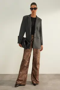TRENDYOLMİLLA Anthracite Premium Oversized Lined Weaving Blazer Jacket - Image 2