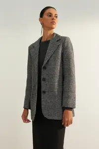 TRENDYOLMİLLA Gray Premium Wool Look Regular Lined Weaving Plaid Blazer Jacket - Image 5