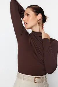 TRENDYOLMİLLA Brown Ruffle Detailed Dog collar snaps Flexible Knitting Bodysuit .D.00014 - Image 3