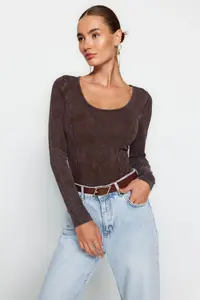 TRENDYOLMİLLA Brown Antique/Faded Effect Cotton Long Sleeve Flexible snaps Knitting Bodysuit .D.00044