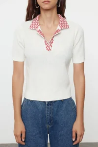 TRENDYOLMİLLA Ecru Yaka Patterned Blouse - Image 3