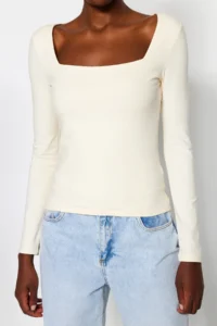 TRENDYOLMİLLA Stone Cotton Flexible Square Neck Fitted Knitting Blouse - Image 2