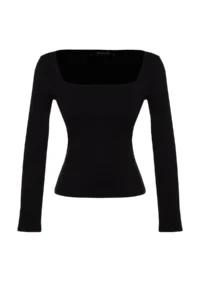 TRENDYOLMİLLA Black Cotton Flexible Square Neck Fitted Knitting Blouse - Image 6
