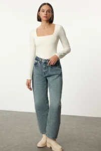 TRENDYOLMİLLA Ecru Cotton Square Neck Regular Fit Knitting Thin Blouse - Image 2
