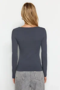 TRENDYOLMİLLA Anthracite Cotton Square Neck Regular Fit Knitting Blouse - Image 5