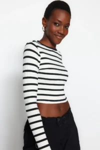 TRENDYOLMİLLA Black Striped Viscous Soft Fabric Fitted Crop Flexible Knitting Blouse - Image 7