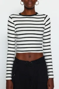 TRENDYOLMİLLA Black Striped Viscous Soft Fabric Fitted Crop Flexible Knitting Blouse - Image 8