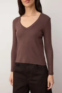 TRENDYOLMİLLA Brown Soft Fabric V-neck Fitted Flexible Knitting Blouse - Image 3