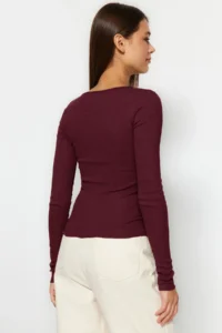 TRENDYOLMİLLA Burgundy-Stone 2 Sets Pack V-neck Fitted Cotton Flexible Knitting Blouse - Image 7