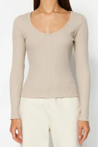 TRENDYOLMİLLA Burgundy-Stone 2 Sets Pack V-neck Fitted Cotton Flexible Knitting Blouse - Image 8