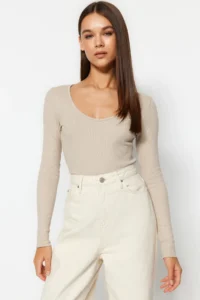 TRENDYOLMİLLA Burgundy-Stone 2 Sets Pack V-neck Fitted Cotton Flexible Knitting Blouse - Image 9