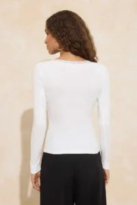 TRENDYOLMİLLA Ecru V-neck Lace Detailed Ribbed Fitted Cotton Flexible Knitting Blouse - Image 4