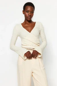TRENDYOLMİLLA Beige textured Material Double breasted Yaka Regular/Normal Pattern Crop Knitting Blouse
