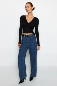 TRENDYOLMİLLA Black Cotton Shirred Fitted Regular Size Knitting Blouse - Image 4