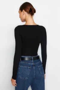 TRENDYOLMİLLA Black Cotton Shirred Fitted Regular Size Knitting Blouse - Image 6