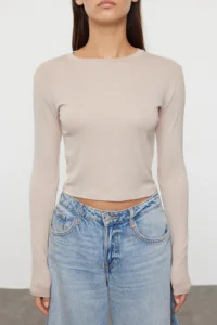 TRENDYOLMİLLA Stone Viscose Crew Neck Crop Flexible Knitting Blouse - Image 4