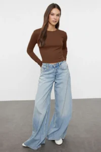 TRENDYOLMİLLA Brown Viscose Crew Neck Crop Flexible Knitting Blouse - Image 2